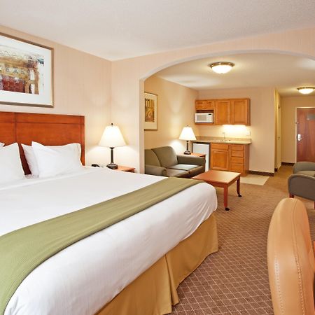 Holiday Inn Express Hotel & Suites Bay City By Ihg Esterno foto