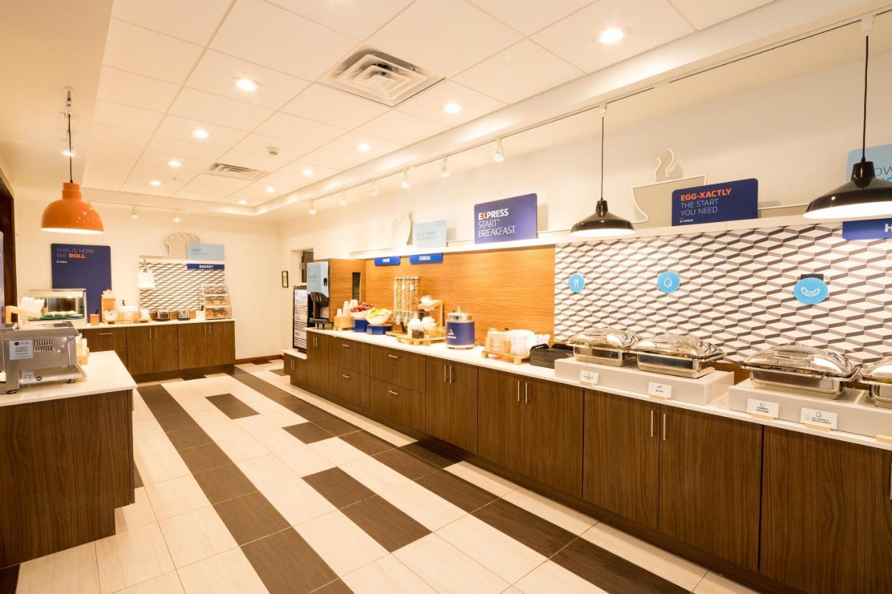 Holiday Inn Express Hotel & Suites Bay City By Ihg Esterno foto