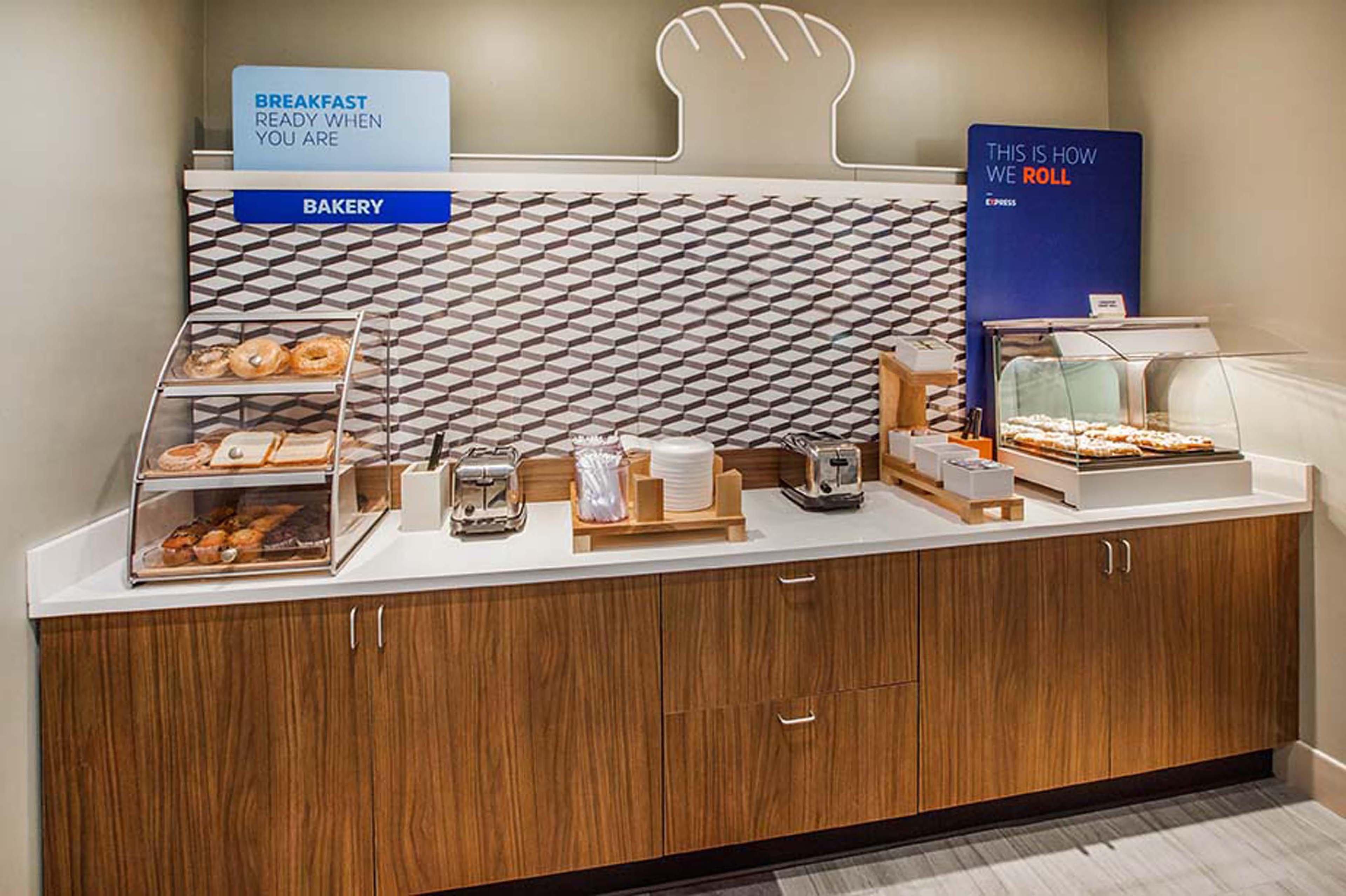 Holiday Inn Express Hotel & Suites Bay City By Ihg Esterno foto