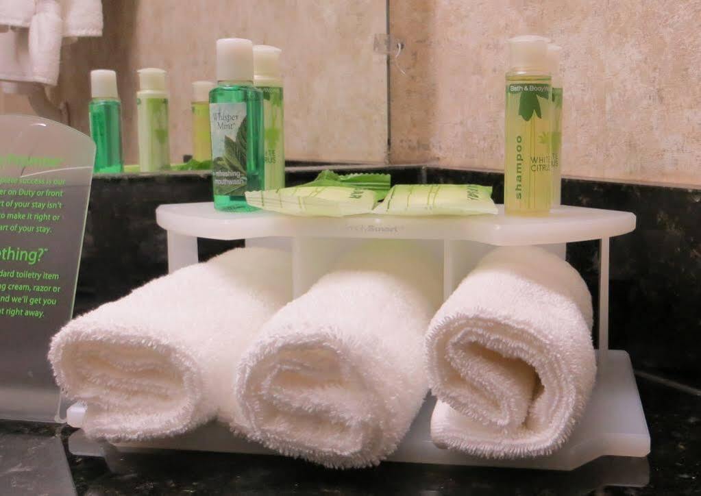 Holiday Inn Express Hotel & Suites Bay City By Ihg Esterno foto